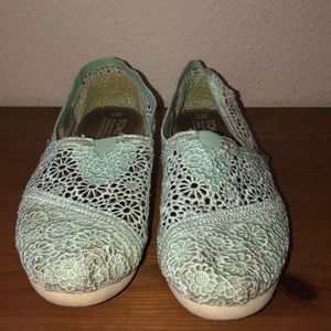 Toms classic slip on